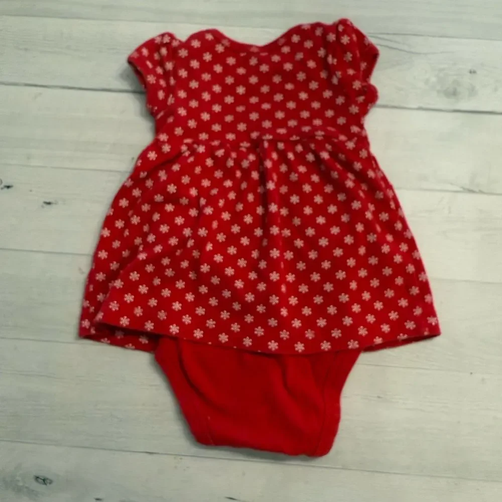 Carters baby girl Santa‎ bodysuit Dress 6 months